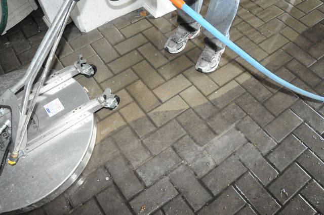 Pressure Washing Roofs in Sarasota, Florida 1 Roof Cleaning